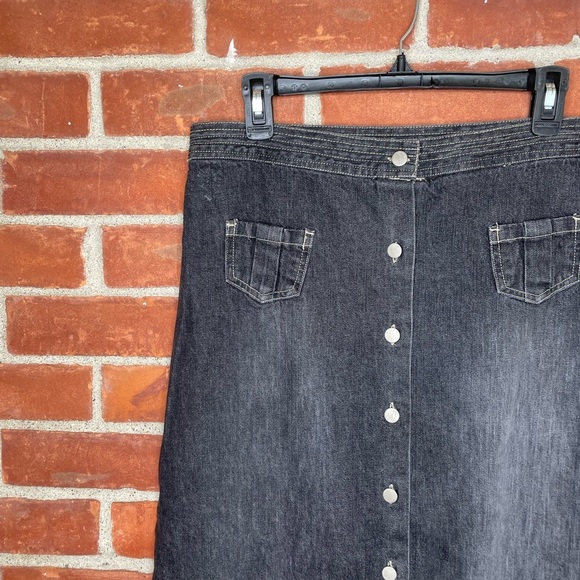 Vintage black denim button front midi skirt - Picture 3 of 7